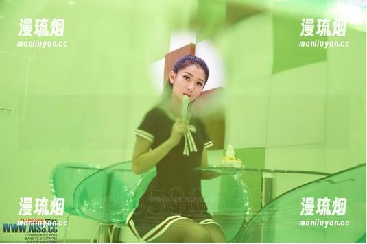 AISS爱丝(钻石版) - 何冉水晶亮丝写真分享：一丝不苟的灵动之美！
