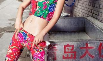 AISS爱丝(黄金版) - 看，这就是福利！索菲与汽车医生的奇妙图集