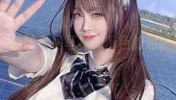 Halo_酱的私房写真，粉色的温暖令人消瘆。