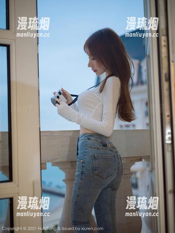 HuaYang花漾 - 小海臀的JK图集，快来捕捉那一抹不经意的甜蜜。