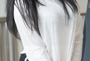 HuaYang花漾 - 熊小诺的私拍时光：女神在阳光下的图集探秘