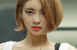 翻开Hyoyeon(김효연)的COS图集，发现KoreanRealgraphic的无尽可能！