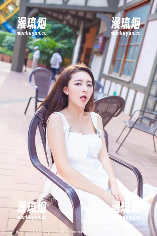 IMiss爱蜜社-sisy思 IMiss爱蜜社 - sisy思精选写真:温柔得像一只小猫,想扑又不敢。