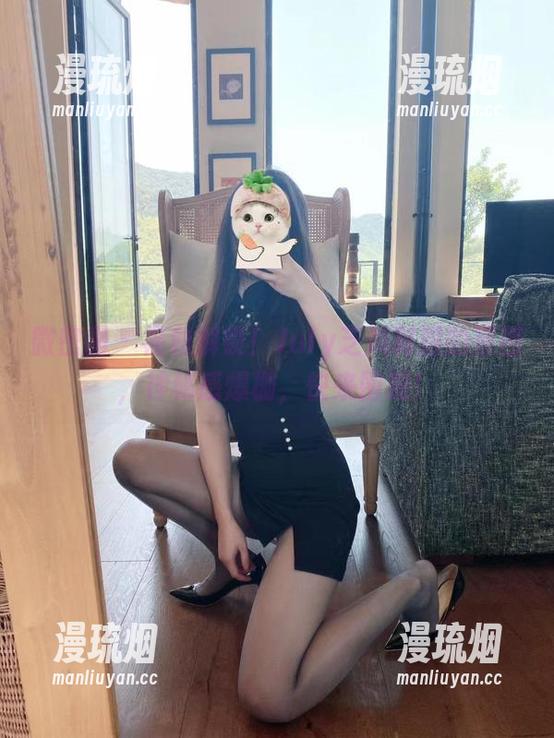 July芝岚 微密圈 - 福利解锁!July芝岚制服的原图,神秘感爆棚,快来围观!