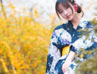 在水中畅游的Luisa_零纱：泳衣与高清美图的奇妙冒险，不可错过！