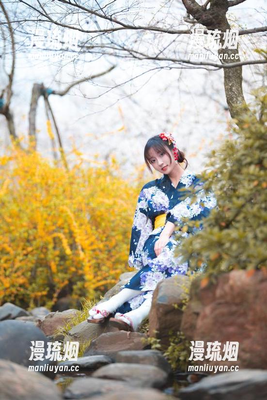 Luisa_零纱 在水中畅游的Luisa_零纱:泳衣与高清美图的奇妙冒险,不可错过!