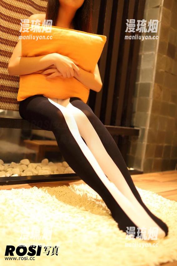ROSI 观看ROSI女王的作品时,光线和肌肤的碰撞真是让人不知所谓!