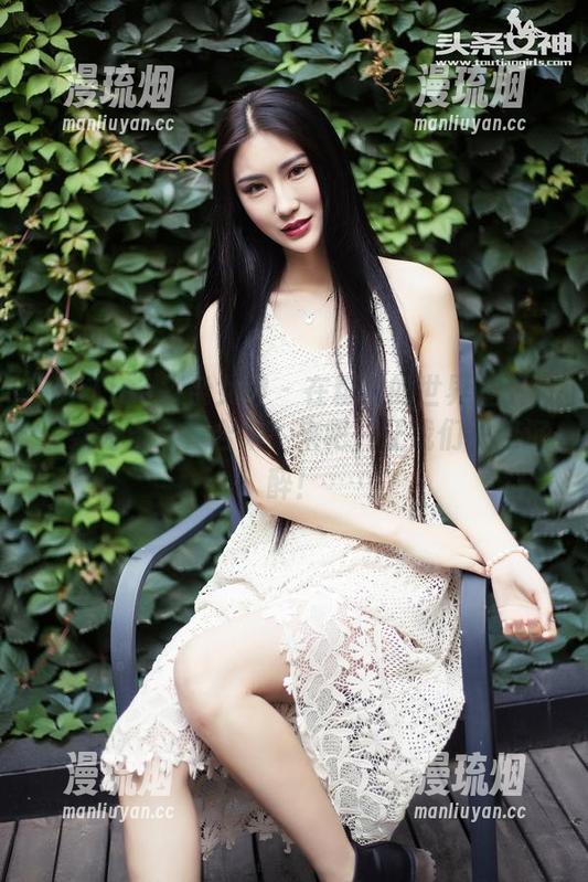 TouTiao头条女神-梁芮溪 TouTiao头条女神 - 在粉色的世界里迷失:梁芮溪写真合集,来吧,让我们一起沉醉!