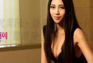 UGirls尤果网 - 快来围观！一只香蕉船的短裙作品，明明没圣光却让人心跳加速！