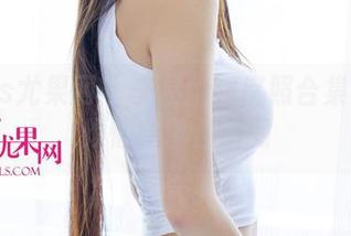 UGirls尤果网 - 李易童浴室照合集：洗去烦恼，留住瞬间