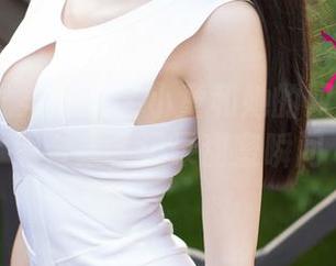 UGirls尤果网 - 芊小童和她的双马尾：美图合集，记录甜蜜瞬间