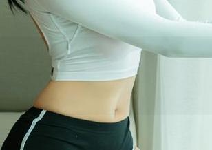UGirls尤果网 - 体操服的赵伊彤：原图分享，真的能让人想起那种青涩。