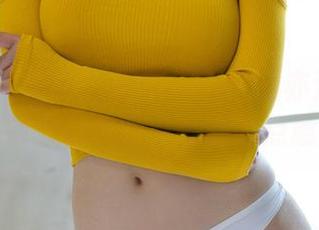 UGirls尤果网 - 图集揭秘：颜亦汐在天台打翻寂静的瞬间，嘿嘿有点意思！