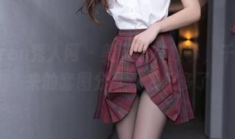 Xiuren秀人网 - 美腿也有故事，千夜未来的套图分享让人想多了