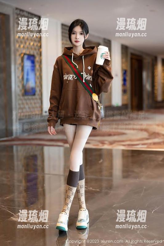 Xiuren秀人网 - 这就是美桃酱的裸足：图包资源让你想问，能不能上脚试试？
