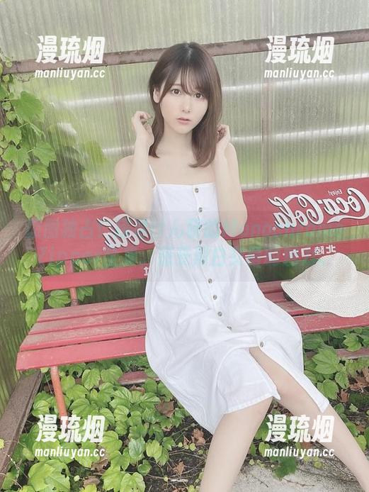 原图独占！探寻けん研的MonochromeZipper全集，感受黑白交错的魅力。