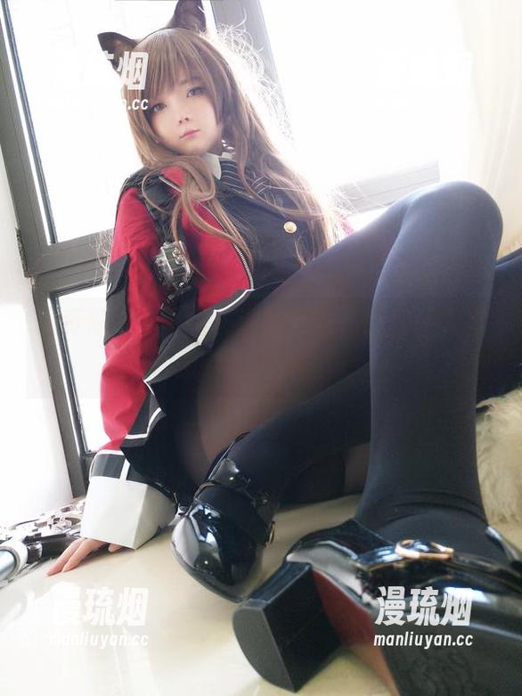 一小央泽 写真观察:一小央泽的毛衣,暖得让人直想窝在她旁边…