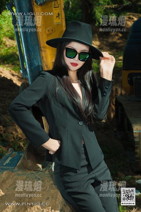 丽柜-克拉拉 丽柜 - 克拉拉最新写真:在迷情虐恋中微妙的张力