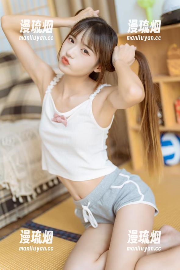 兔子Zzz不吃胡萝卜 “圣洁修女私影”写真:兔子Zzz不吃胡萝卜在云端的浪漫故事