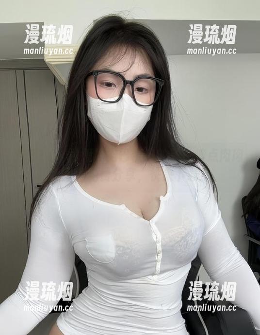 可爱的肉巴 微密圈 - 可爱的肉巴带来的黑色波点肉肉套图,免费分享,快来下载!