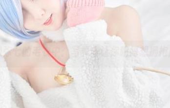 迷失在名赖弥七的毛衣中：写真集让你瞬间想拥抱所有温暖！