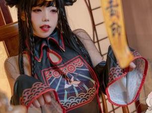 咬人小小兔太真实了，黑白配的高清cos让我忍不住想加入其中，一起妖艳一下！