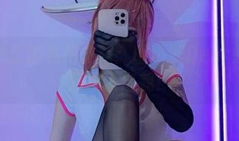 金发芭比的私拍之路：啾小妍Deer教你如何放飞自我！
