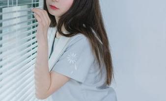 喵糖映画独家资源，揭开夏日热裤私拍的清凉秘笈