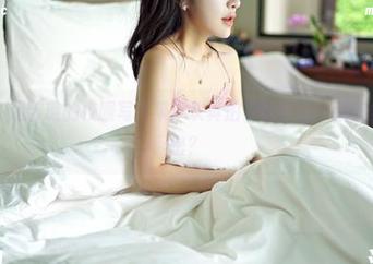 嗲囡囡 - 赵艺璇的校服写真集：认真拍照的背后，藏着多少小秘密？