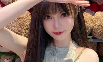 大肉丸Amiee天台全套写真：不就是些光与影的游戏吗？