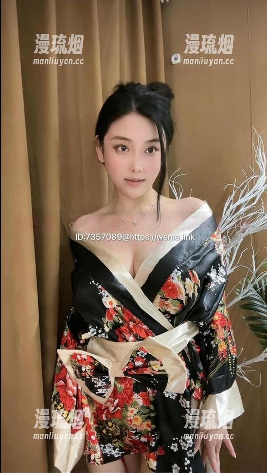 奶雯 微密圈 - 网盘上看奶雯,红色漏背裙点燃你的小心心