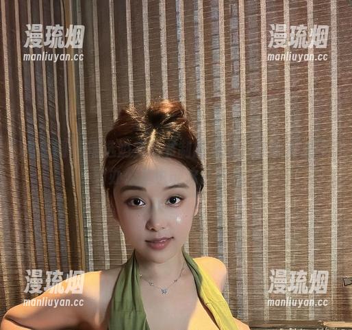 奶雯 微密圈 - 精选奶雯秘书制服套图,你绝对想不到办公室也能这么性感!