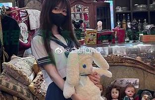 这就是妖君白研！高清睡衣作品完美展现“睡美人”。