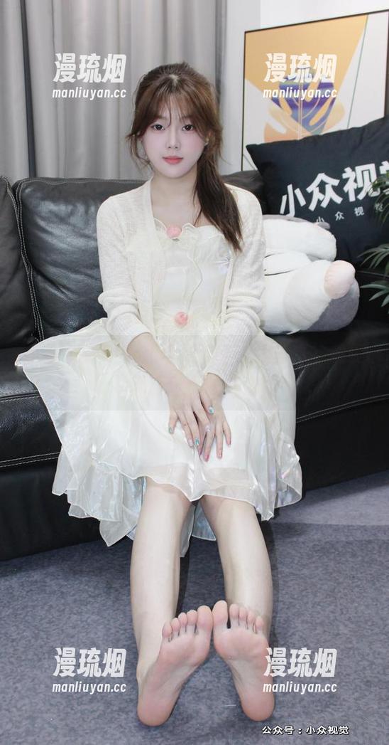小众视觉 - 敏儿与女友的在线写真，感受那股轻柔的气息
