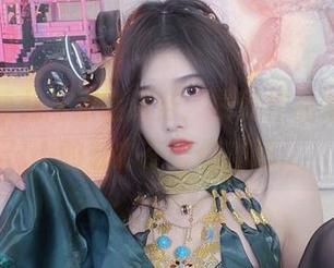小小奶瓶儿高跟鞋服务：最新作品集，磨人的魅力在等你揭秘