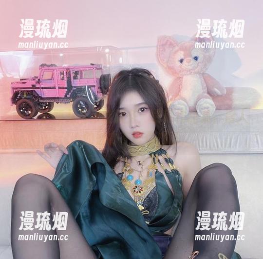 小小奶瓶儿高跟鞋服务：最新作品集，磨人的魅力在等你揭秘