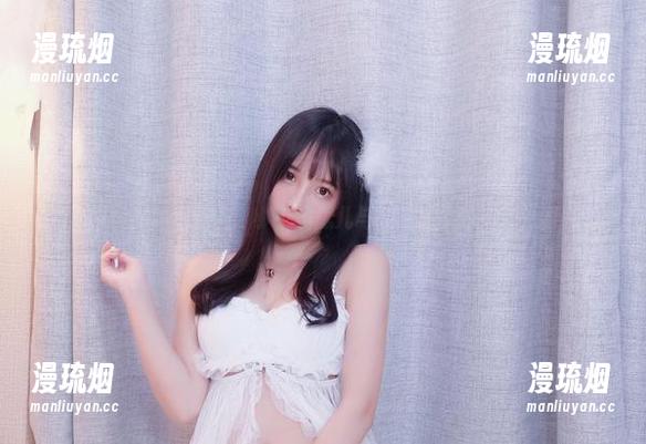 小小奶瓶儿 套图里的秘密花园:小小奶瓶儿与纯欲吊带的无圣光调调