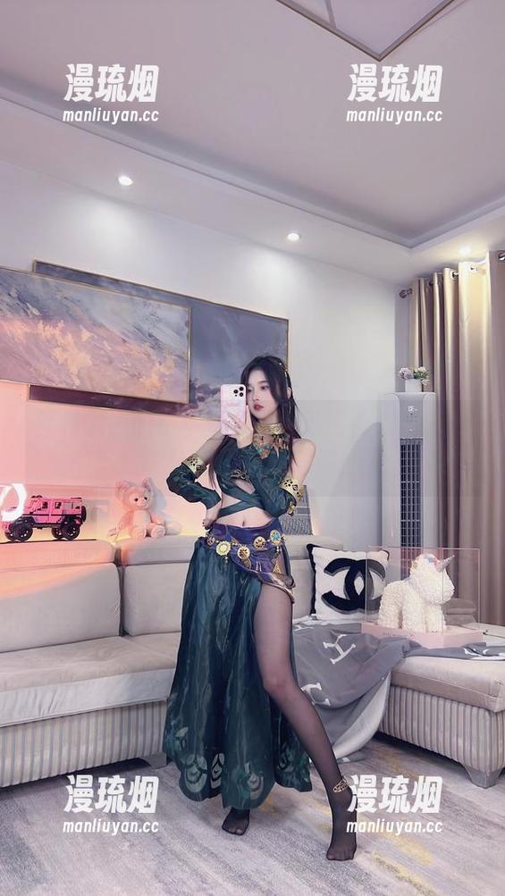 小小奶瓶儿 福利满满的小小奶瓶儿:双马尾制服师生剧情,不看会遗憾!