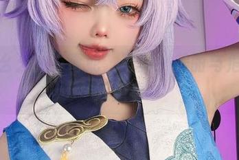 小瑶幺幺的“毒蛇”写真：美丽与危险的双重奏