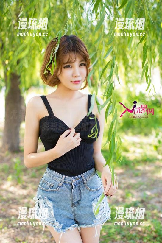 尤果网-乔依琳 尤果网 - 乔依琳在户外的每一张图片都让我想起心里的那片森林