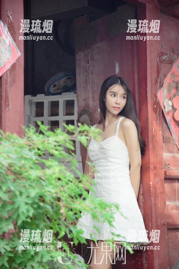 尤果网-小欧 尤果网 - 小欧高跟鞋写真:壁纸背后隐藏的优雅小心机