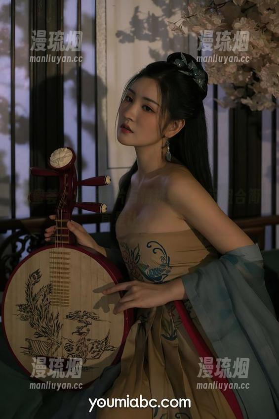 尤蜜荟 尤蜜荟:私房图片与情挑缠绵,这组合简直是让人沉醉