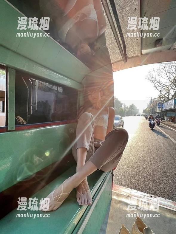 就是阿朱啊 微密圈 - 原图直达!就是阿朱啊夏日写真,清新又带点小撩。