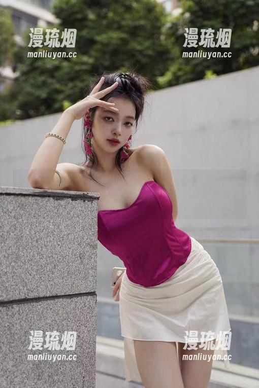 徐珺大哥 微密圈 - 徐珺大哥的美图心情,制服也能打破常规!