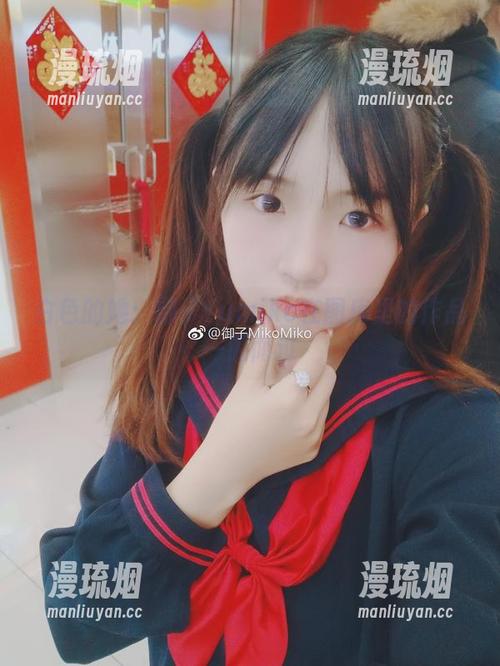 御子Yumiko 白色的她:御子Yumiko在图库里的作品一闪而过