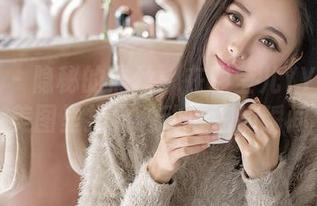 推女神 - 隐秘的黑丝：在颖莹儿YY的私房美图里找寻触动心弦的瞬间