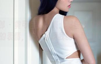 推女郎 - 黄可自拍合集：那些藏在角落里的表情，快来围观我的小秘密！