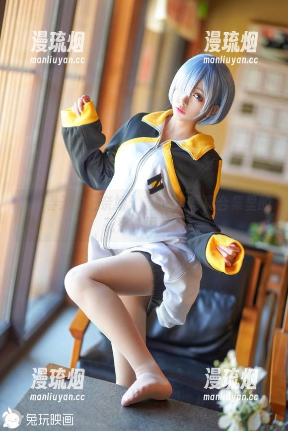 日奈娇 化身春天的日奈娇:莲见JK写真合集里的花香扑面而来