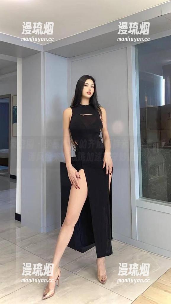 李嘉欣97 微密圈 - 李嘉欣97的齐屁短裤套图分享:清风徐来,心跳加速的奇妙感觉
