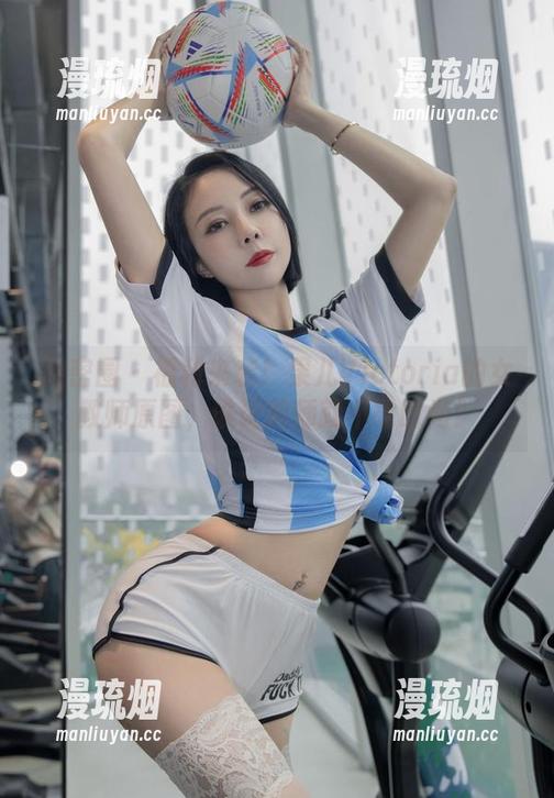 果儿Victoria 微密圈 - 福利来袭!果儿Victoria的女教师原图,谁说教师就不能时尚?